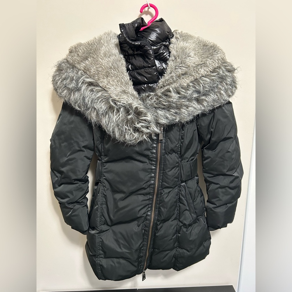 Guess Black Puffer Jacket with Gray Fur Trim size small